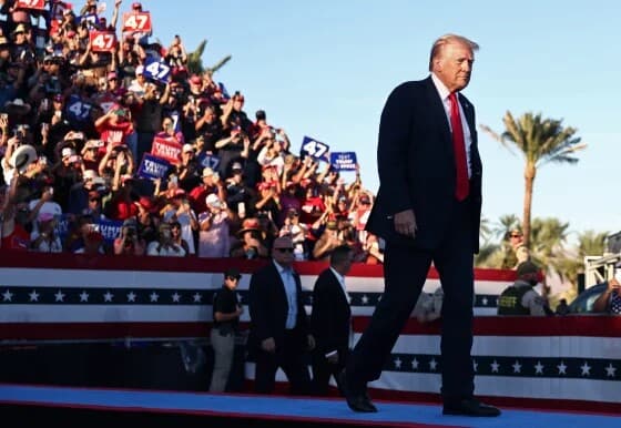 В Калифорнии, неподалеку от митинга Трампа, задержали вооруженного мужчину.