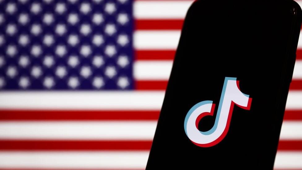 СМИ сообщают, что TikTok приостановил свою деятельность в США еще до введения запрета.